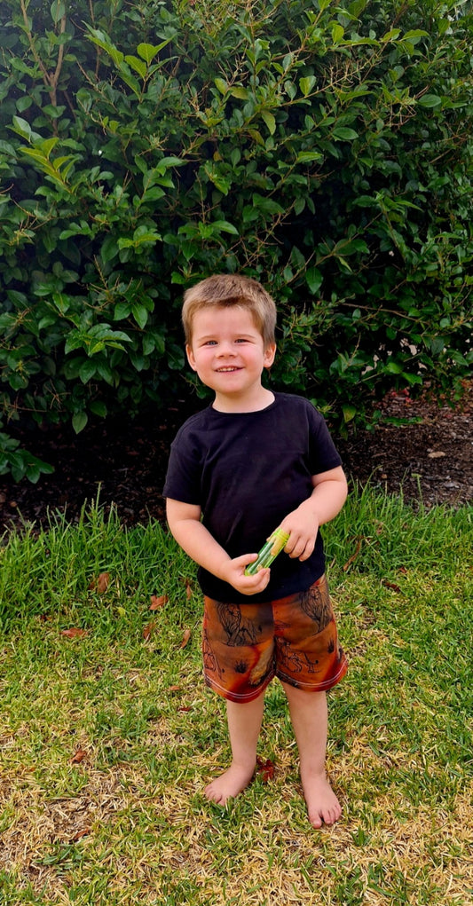 PRE ORDER - Play shorts - Golden Roar